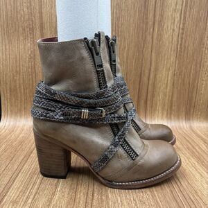 Freebird Steven Balboa Ankle Boots Distressed Leather Size 8 Zipper Strap Snake